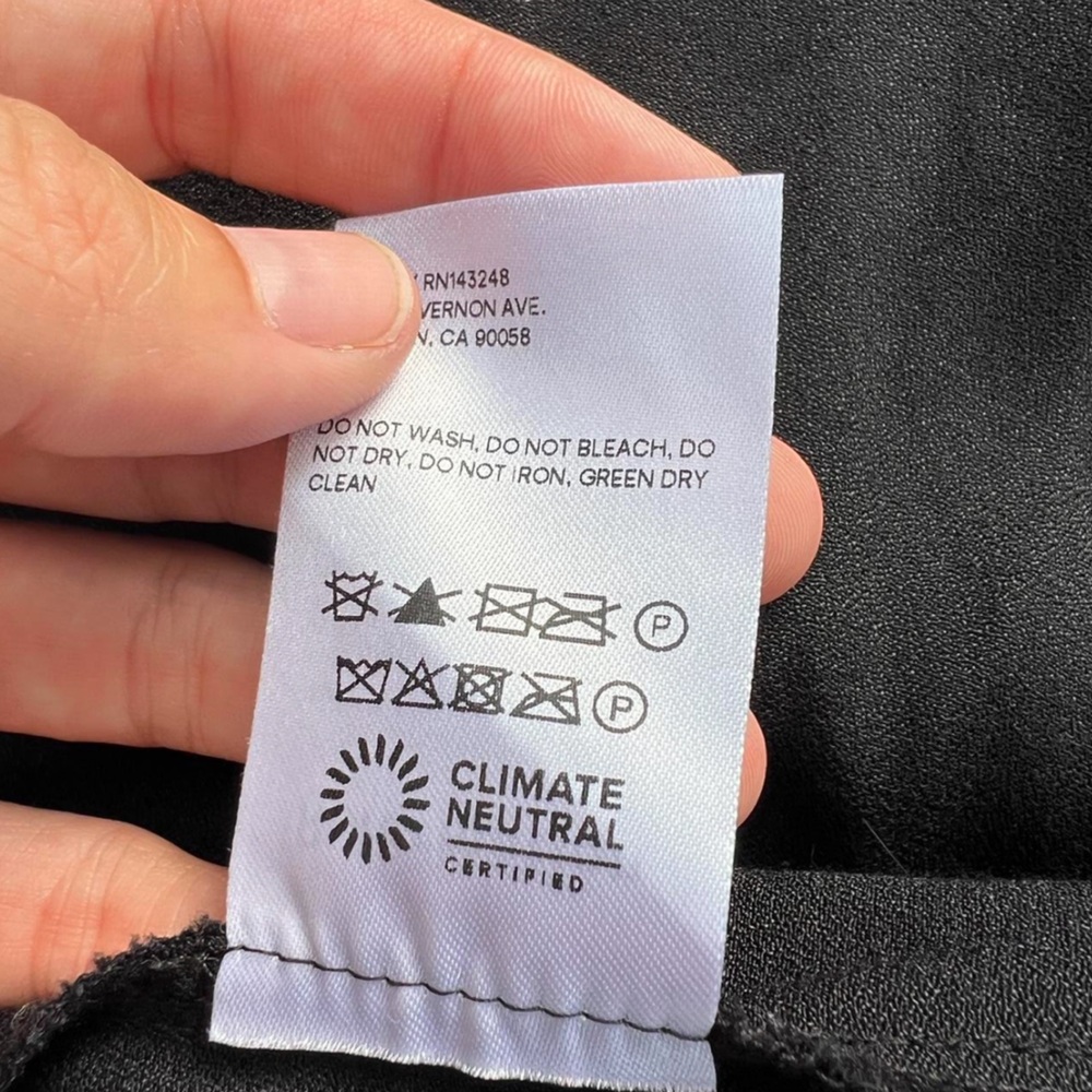 Black reformation dress - Picture 7 of 7